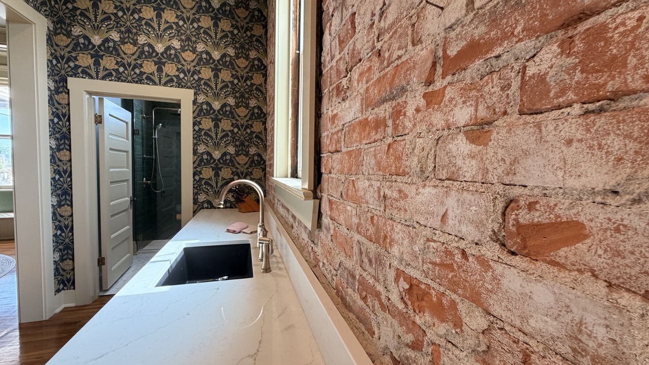 Kitchen & exposed brick