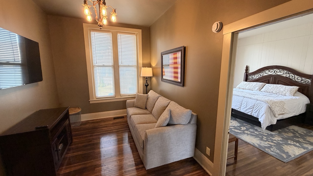Sitting room & master bedroom